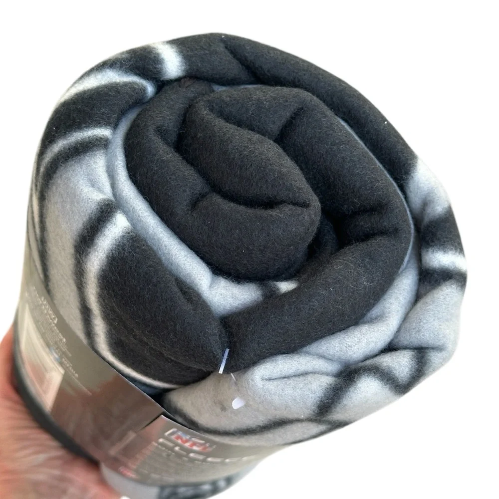 NFL Northwest Las Vegas Raiders Throw fleece gray black 50